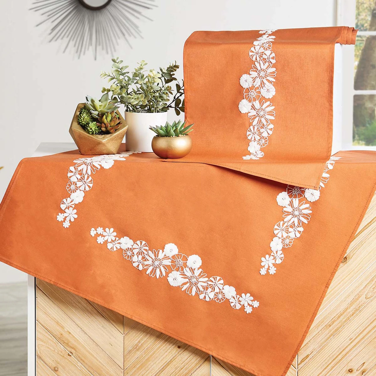 Nob Hill White Flowers Set Stamped Embroidery 1 Nob Hill White Flowers Set Stamped Embroidery